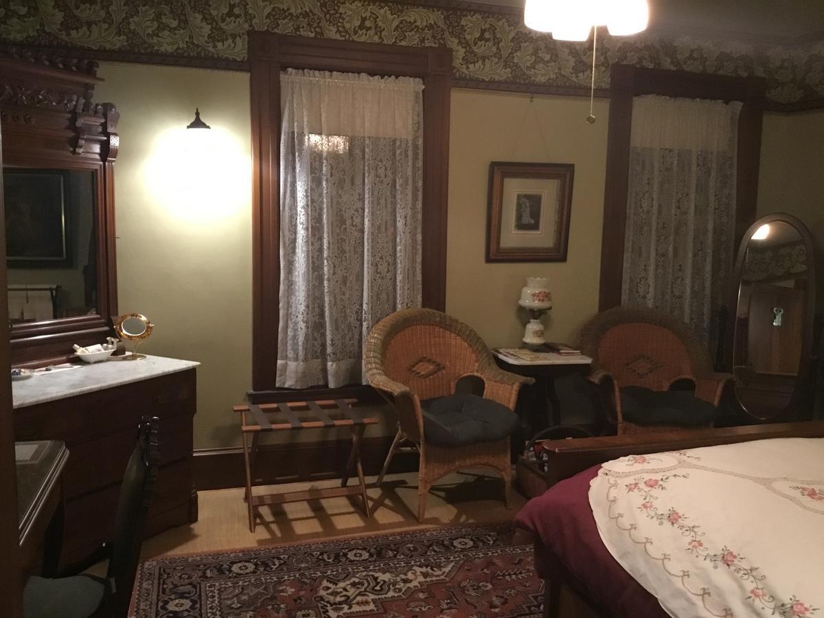 Allen House Inn Амхерст Экстерьер фото