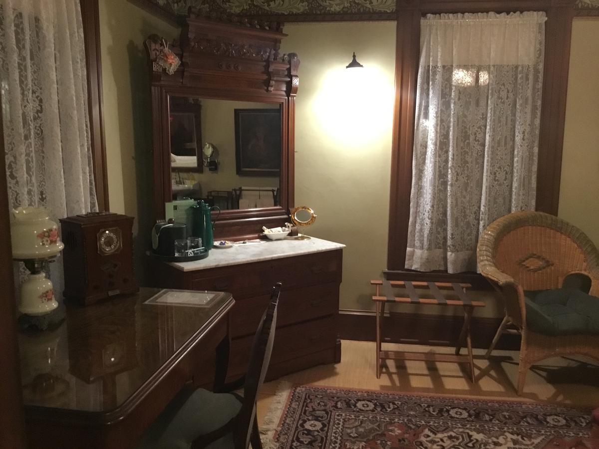 Allen House Inn Амхерст Экстерьер фото