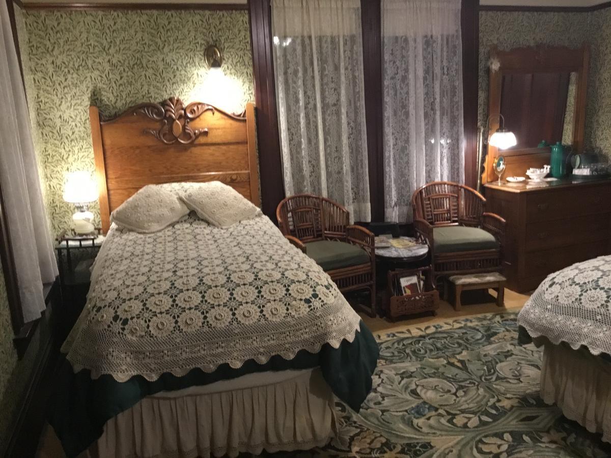 Allen House Inn Амхерст Экстерьер фото