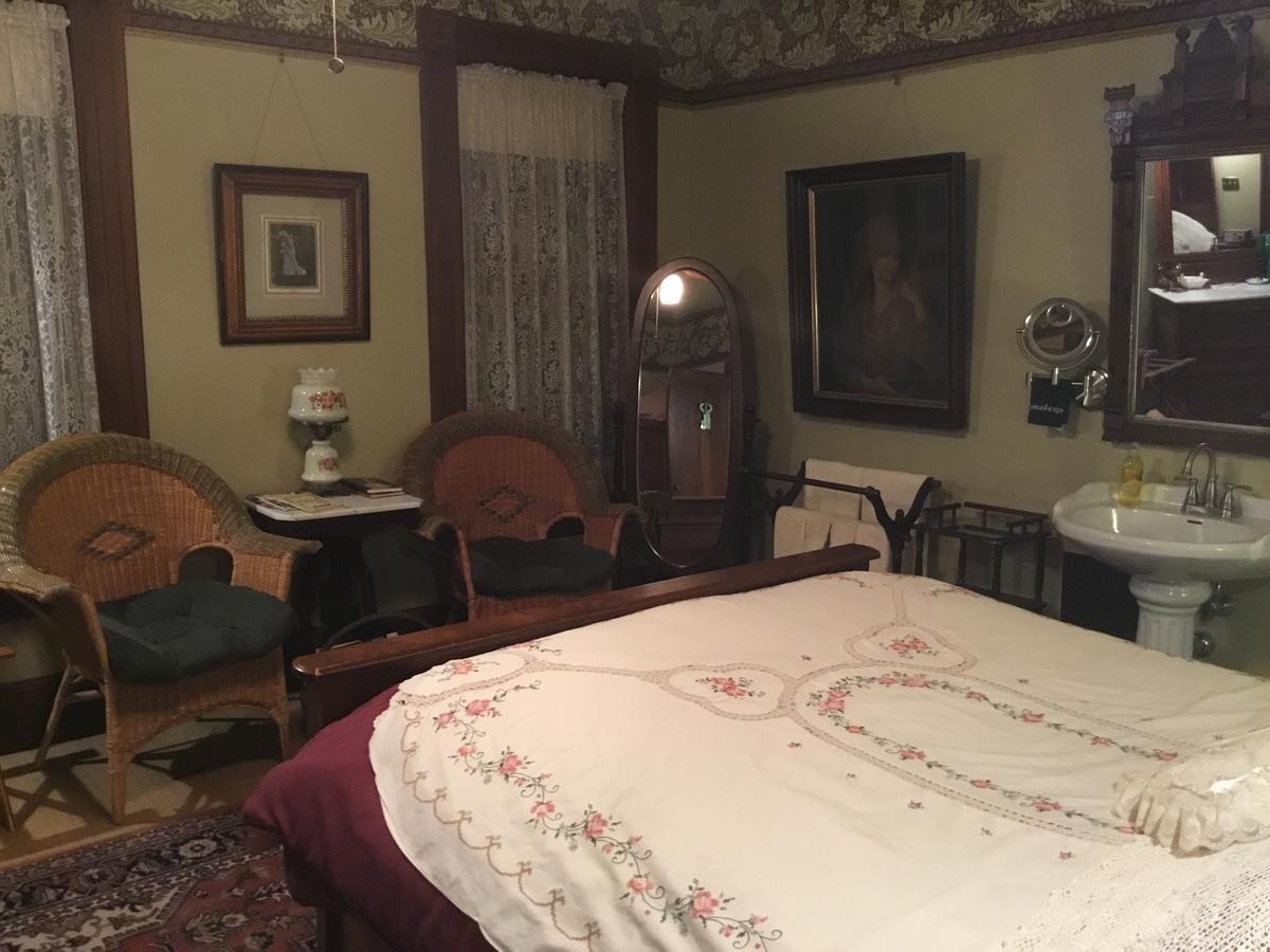 Allen House Inn Амхерст Экстерьер фото