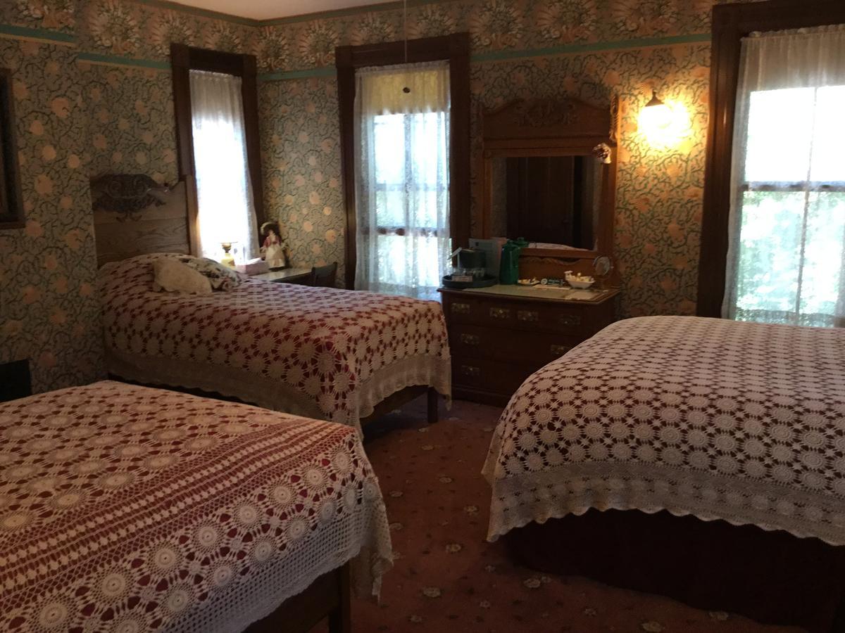 Allen House Inn Амхерст Экстерьер фото