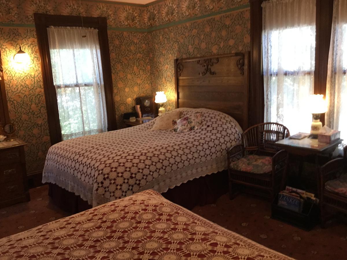 Allen House Inn Амхерст Экстерьер фото